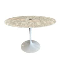 Knoll Saarinen Dining Table 42" Round