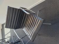 Meeting chair